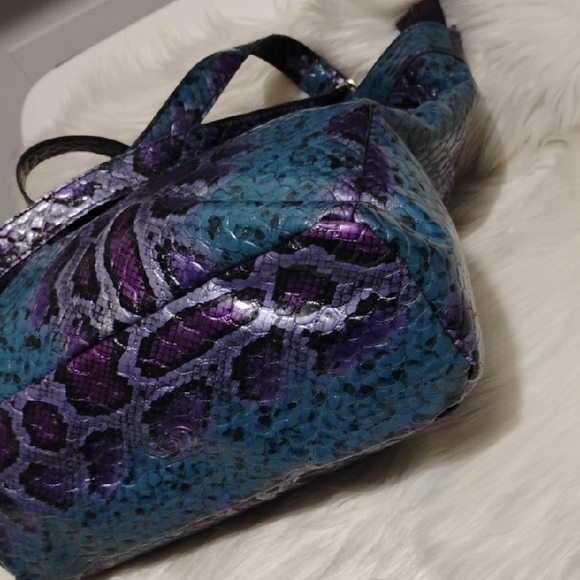 SALE! Beautiful Kathy Van Zeeland Purple 💜 Blue Faux Snakeskin Print Vint Tote - Picture 8 of 15